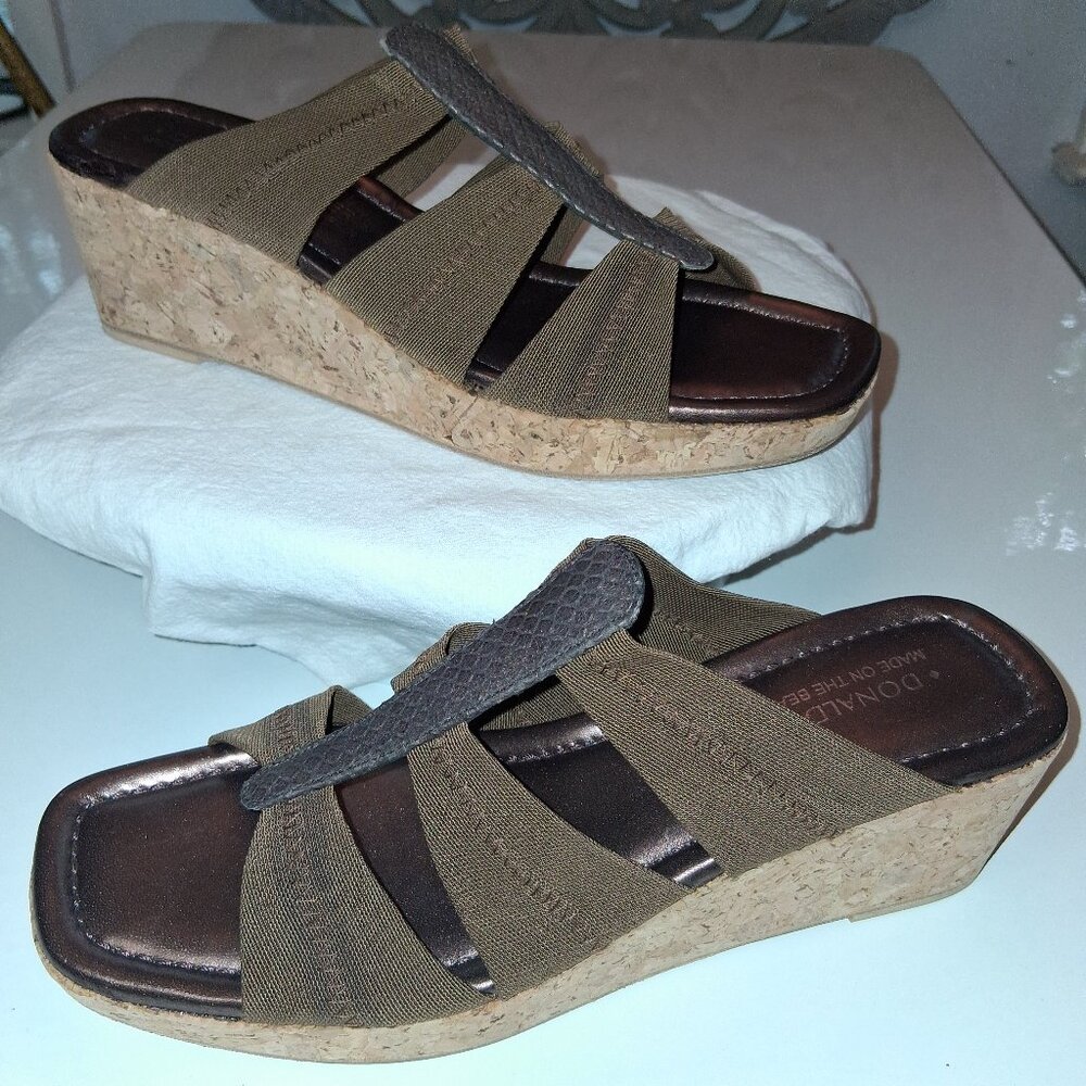 EUC Donald J. Pliner Bronze Metallic Leather Stretch Cork Heel Sandal 8.5M Spain